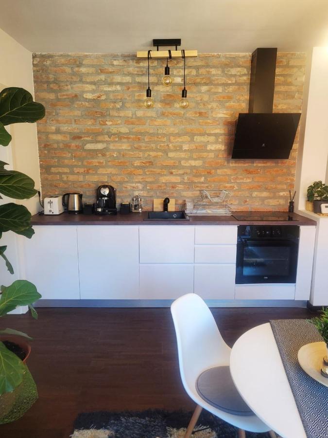 Casa Larisa - Wolves Apartment Sinaia Bagian luar foto